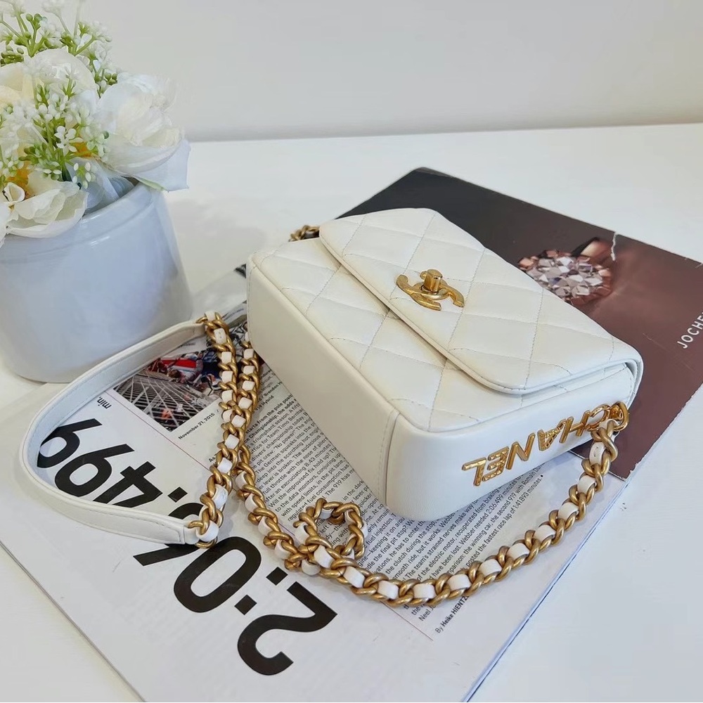 CHANEL 2021 WHITE LAMBSKIN SIDE NOTE SQUARE FLAP NEW
